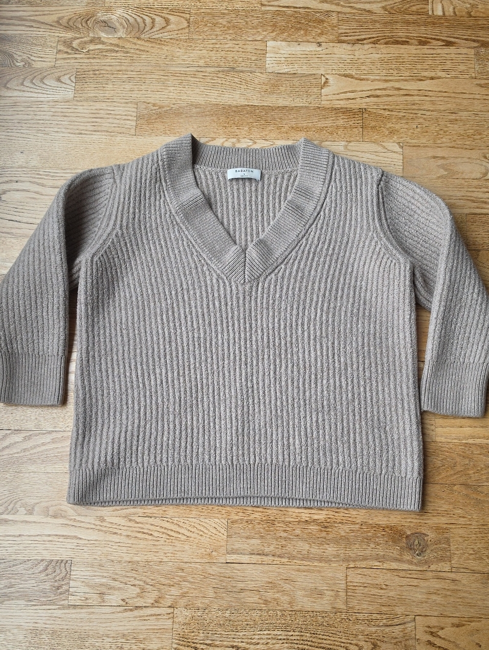 (S) Babaton Aritzia Taupe Ribbed V-Neck Sweater 100% Merino Wool Luxurious